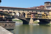 Firenze, imbrattate le colonne del&nbsp;Corridoio&nbsp;vasariano