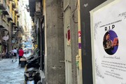 Musicista ucciso, manifesti con il volto di Giogio' nei negozi di Napoli