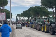 Protesta agricoltori, i trattori in marcia tra Bastia Umbra e Assisi