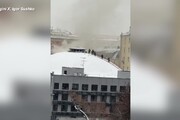 Mosca, in fiamme il famoso teatro della Satira