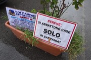 Napoli, proteste a Cardito contro l'abbattimento di un edificio