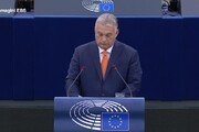 Strasburgo, Sinistra Ue intona 'Bella ciao' al termine del discorso di Orban