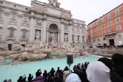 Giubileo, torna a scorrere l'acqua nella Fontana di Trevi