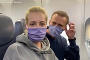 Morto Navalny: il video con la moglie postato su Instagram dopo un avvelenamento a suo avviso ordinato da Putin