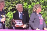 Mattarella alla Race for the Cure, riceve il pettorale n.1