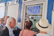 Bloccati gli arrivi a Capri, code e disagi nei porti di partenza