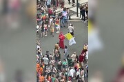 Milano Pride, il corteo verso l'Arco della pace