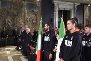 Parigi 2024, la nazionale di pallavolo al Quirinale: pallone e maglia a Mattarella