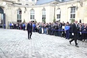 Francia, Michel Barnier arriva a Palazzo Matignon