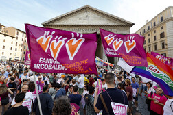 Manifestazione delle Famiglie Arcobaleno contro proposta di legge Varchi