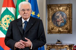 Il presidente Mattarella: 'Mai come adesso la pace grida la sua urgenza'