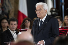 Mattarella: 'Nella Rai ci sia pluralismo e non spartizione'