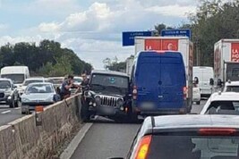 Contromano per 17 km sulla Pontina con un'auto rubata