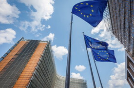 Via libera della Commissione europea a nuovo pagamento da 4 miliardi all'Ucraina