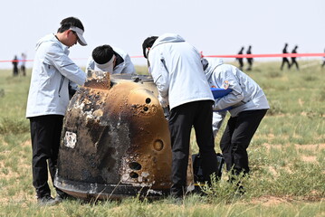 L'atterraggio della missione Chang'e nel deserto della Mongolia (fonte: Cnsa)