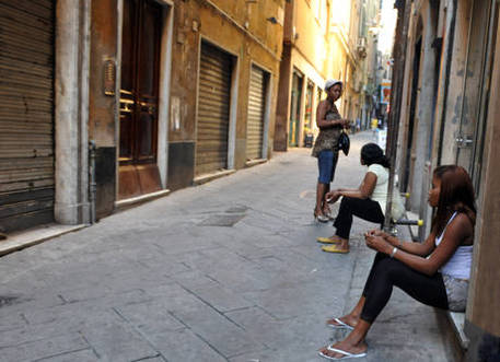 Prostituzione: Tratta Nigeriane, 3 Fermi - Sicilia - ANSA.it