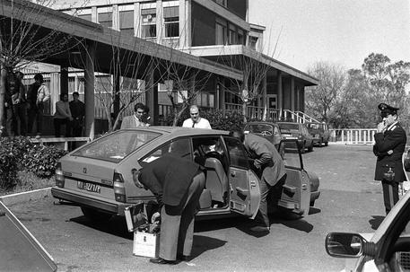 36 anni fa l'omicidio Tarantelli, in una foto d'archivio il parcheggio dell'Università La Sapienza di Roma dove è avvenuto l'attentato © ANSA