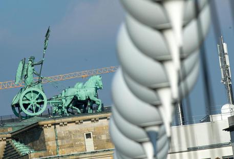 Al via festa per caduta Muro Berlino, 8000 'ballons' accesi © EPA