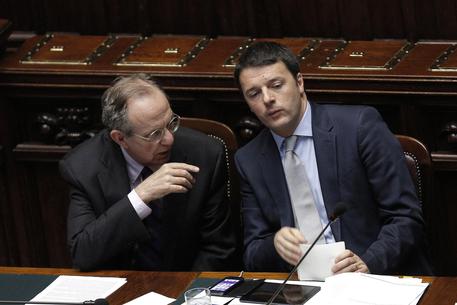 Il ministro dell'Economia Pier Carlo Padoan e il premier Matteo Renzi © ANSA 