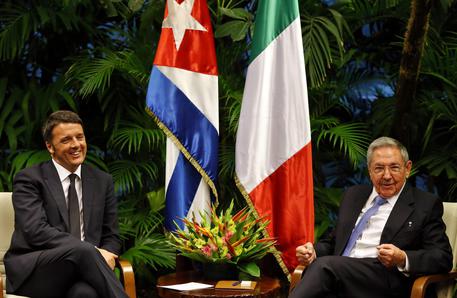 Renzi incontra Raul Castro © EPA