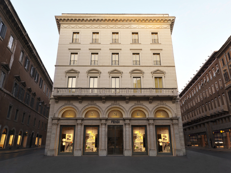 Palazzo Fendi in Rome Is Both a Boutique and a Hotel - Bloomberg