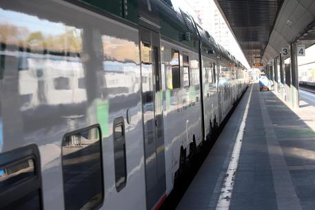 Un treno alla stazione di Milano Cadorna, archivio © ANSA