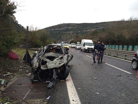 si schianta contro guardrail sulla 131 a sassari ferito sardegna ansa it