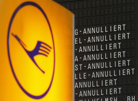 Piloti della Lufthansa in sciopero per due giorni, disagi per 100mila passeggeri © AP