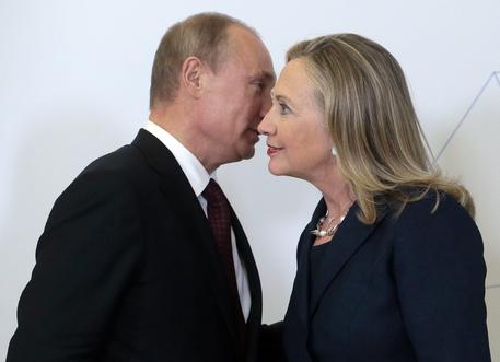 Usa 2016: Hillary, 007 russi dietro hacker © EPA