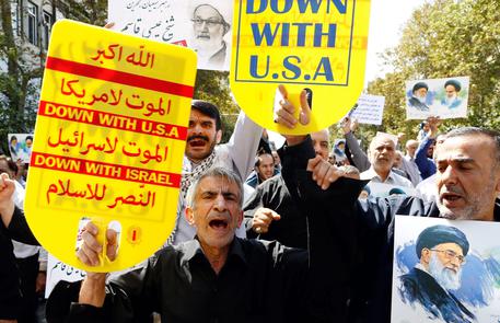 Manifestazioni anti-Riad © EPA