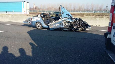 Scontro Auto Polizia Tir Morto Agente Lombardia Ansa It