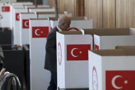 Turchia, seggi referendum © AP