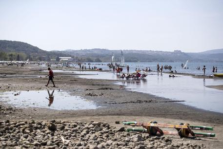 lago di bracciano livello