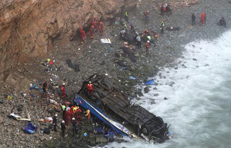 Un'immagine dell'incidente in Peru' © EPA