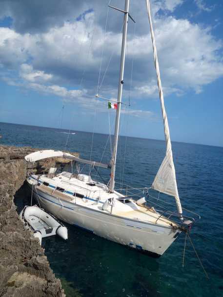 Migranti Su Barca A Vela Presi Scafisti Sicilia Ansa It