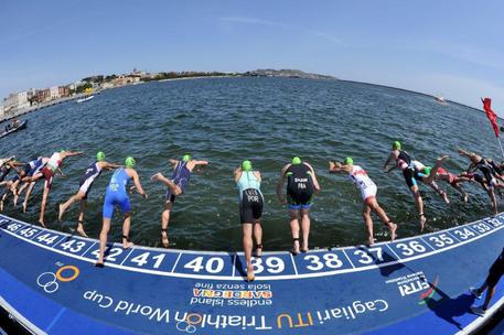 Triathlon (foto ufficio stampa ITU Triathlon World Cup Cagliari) © ANSA