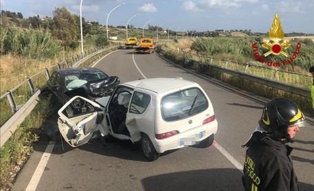 Scontro tra auto a Samassi, muore una 49enne © ANSA