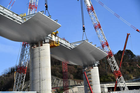 Il cantiere per la ricostruzione del ponte di Genova © ANSA