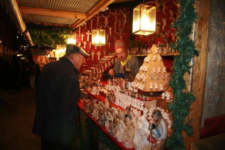 Un mercatino di Natale in una foto d'archivio © ANSA