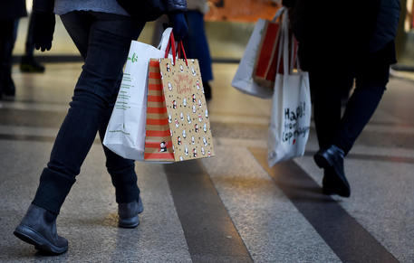 Christmas shopping amid Coronavirus pandemic in Italy © ANSA