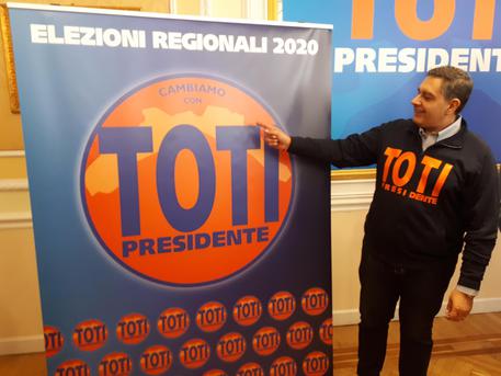 Regionali Toti Presenta Simbolo Suo Nome E Scritta Cambiamo Liguria Ansa It