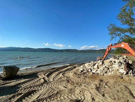 Risanata Spiaggia Albaia Monte Del Lago Umbria Ansa It