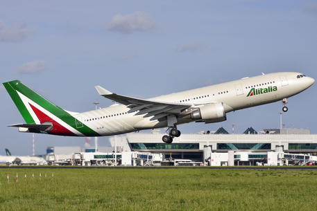 Aereo Alitalia al decollo © 