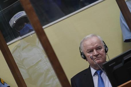 Ratko Mladic in aula © EPA