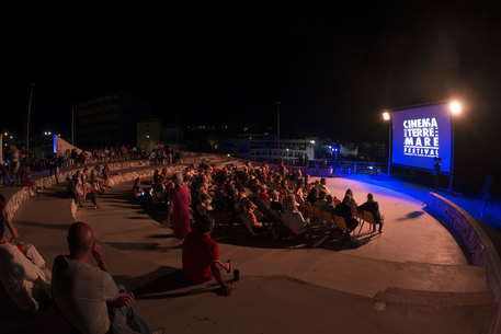 Alghero, tra spiagge e città c'è Cinema delle terre del mare