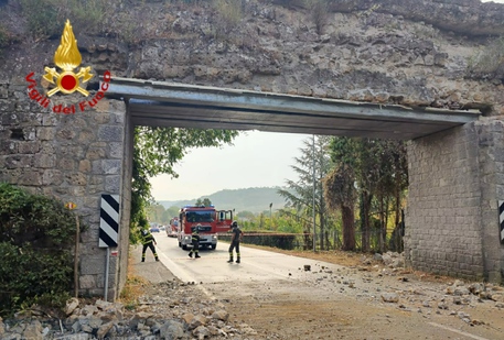 danneggiate travi rinforzo antico acquedotto di orvieto umbria ansa it