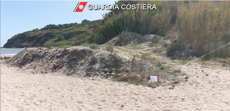 Capitaneria sequestra area spiaggia libera ad Ortona - Abruzzo - ANSA.it