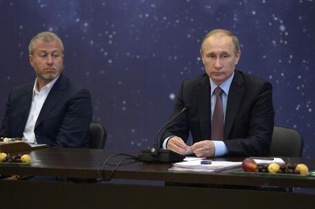 Vladimir Putin e Roman Abramovich © EPA