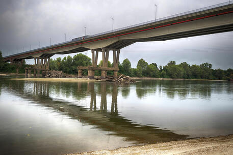 Il fiume Po a Castel San Giovanni © ANSA