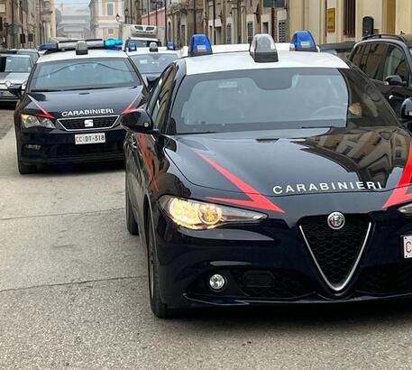 Autovetture dei carabinieri © ANSA